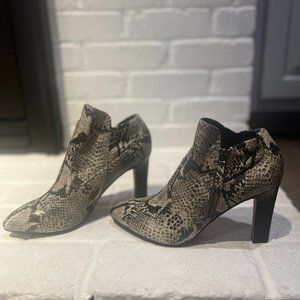 Franco Sarto Snake Print Ankle Boots Heel Booties Leather Upper SZ 7 Cream Black